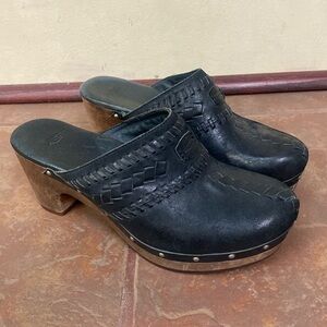 Womens UGG Viviva Sz 6 Black Leather Lacing Mules/Slide Clogs Shoes